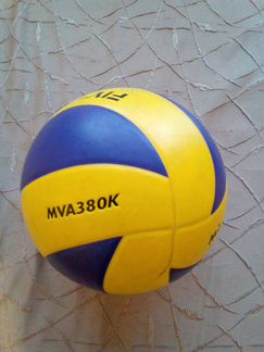 Продам волейбольный мяч