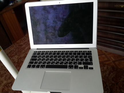 Apple MacBook Air 13,3-2013 год - core i5 1.7 Ghz