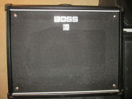 Продаю гитарный комбоусилитель Boss Katana-100v