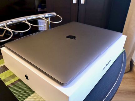 MacBook Pro 15 2018 space gray