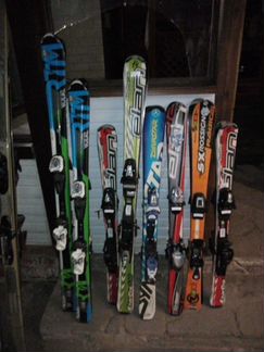 Прокат гоных лыж, сноубордов и экипировки