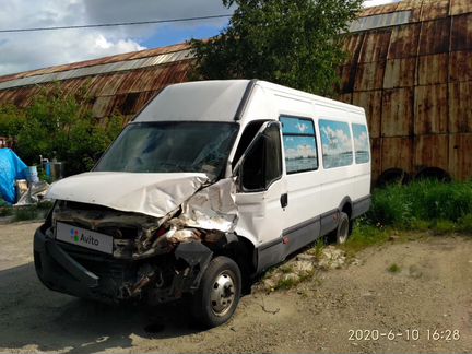 Iveco Daily 3.0 МТ, 2008, битый, 850 000 км