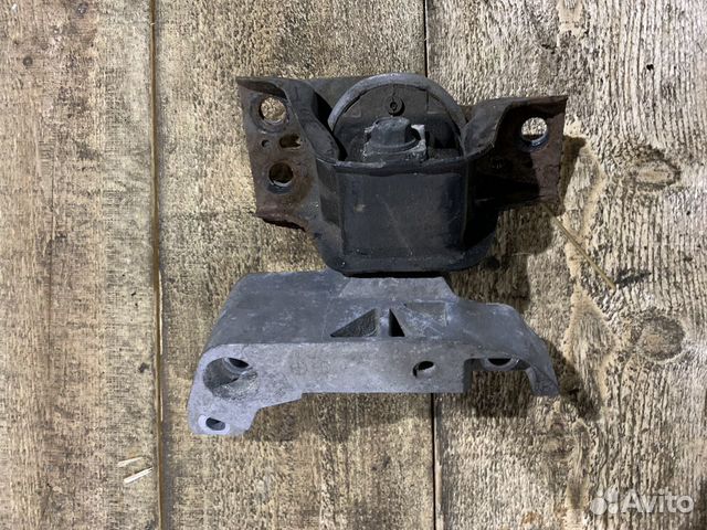 Подушка опора двигателя правая Ниссан Нот ноут Е11