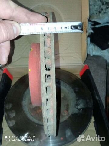 Продам тормозные передние диски от тайота рав 4. 2