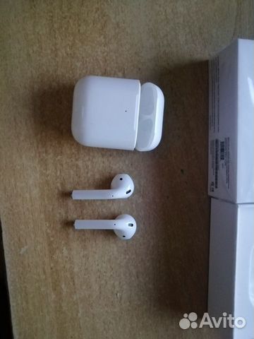 Копия наушников airpods 2 (с проблемой)