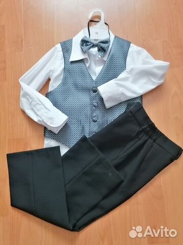 Костюм на мальчика 104 новый