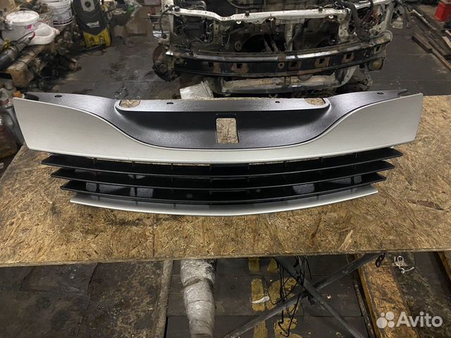 Решетка радиатора лагуна 2