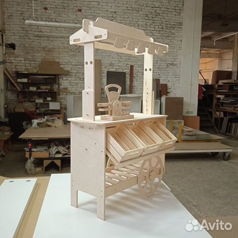 Детский торговый прилавок из дерева