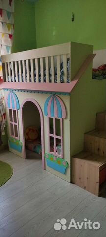 Комплект мебели в детскую комнату