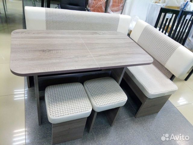 Кухонный уголок новый(стол, 2 табурета, диван) Кухонный уголок новый(стол, 2 табурета, диван)