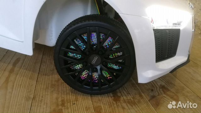 Audi R8 spyder 12 в электромобиль