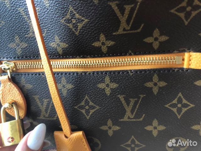 Продаю новую сумку Louis Vuitton оригинал Продаю новую сумку Louis Vuitton оригинал