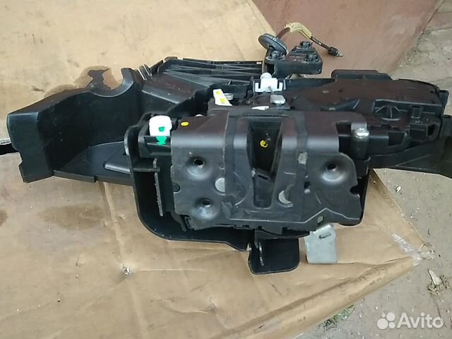 Замок задней левой двери для Форд Фокус 2 Замок задней левой двери для Форд Фокус 2