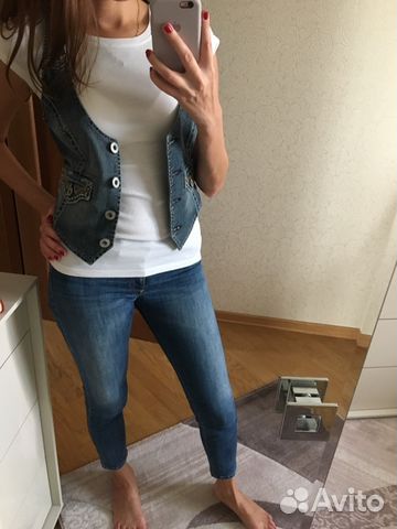 Джинсовка без рукавов. Жилетка. Фирма Guess