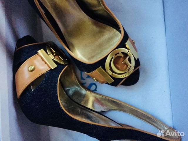 Босоножки guess Босоножки guess