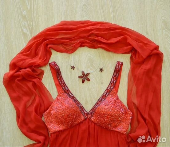 Нарядное платье и аксессуары