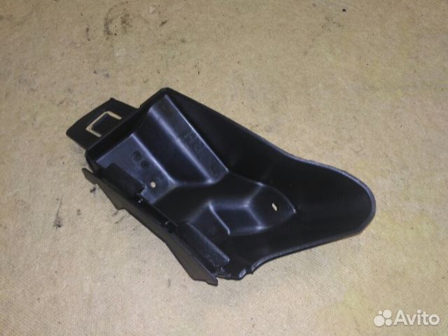 Кронштейн бампера задний правый Ford Focus 3 CB8