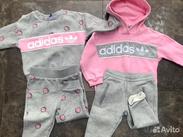 2 Спорт.костюма adidas на девочек.цена за оба,само