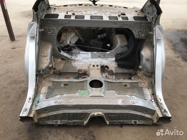 Заднее крыло четверть Тойота Авенсис Заднее крыло четверть Тойота Авенсис