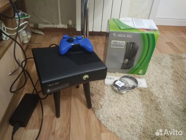 Xbox 360 Slim 250 Gb с коробкой и играми Xbox 360 Slim 250 Gb с коробкой и играми