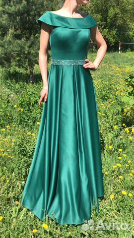 Вечернее платье изумрудного цвета Вечернее платье изумрудного цвета