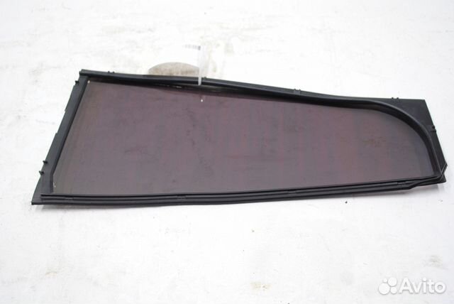 Форточка задней левой двери Toyota LC 200 Форточка задней левой двери Toyota LC 200