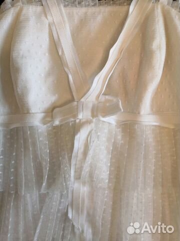 Платье белое на лямках Платье белое на лямках