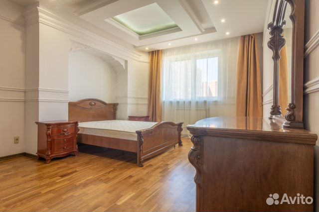 4-к. квартира, 140 м², 4/6 эт.