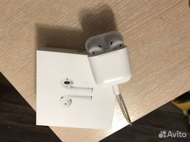 Наушники AirPods