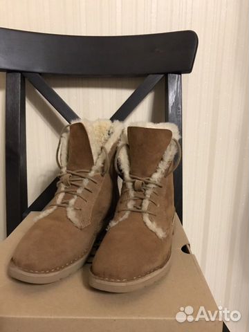 Почти новые зимние ботинки UGG Почти новые зимние ботинки UGG