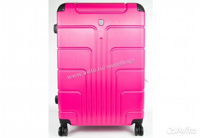 Чемодан на 4-х колесах Чемодан на 4-х колесах