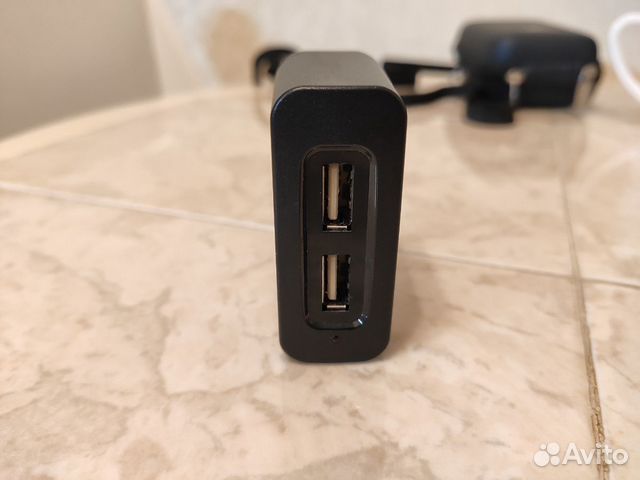 Адаптер с двойным выходом USB Адаптер с двойным выходом USB
