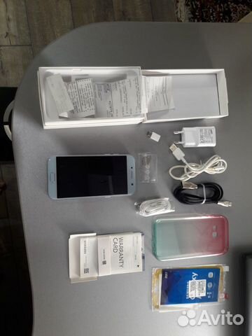 Телефон SAMSUNG Galaxy A5 2017 Телефон SAMSUNG Galaxy A5 2017