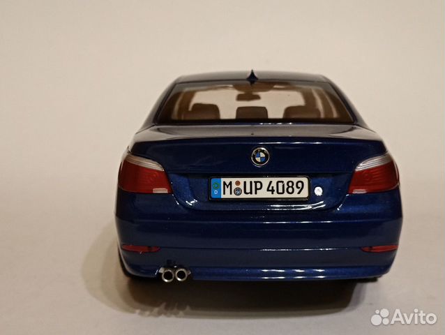 Bmw E60 5er Kyosho 1:18 Ярко синий Bmw E60 5er Kyosho 1:18 Ярко синий