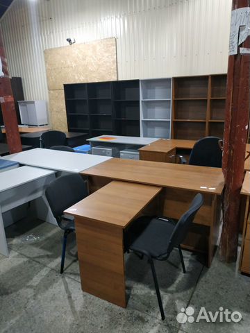 Стол с бриф приставкой