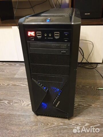 Компьютер системный блок,монитор,клавиатура и мышь