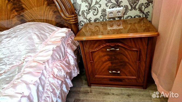 Кровать с тумбочками