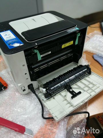 Принтер SAMSUNG CLP-320 Принтер SAMSUNG CLP-320