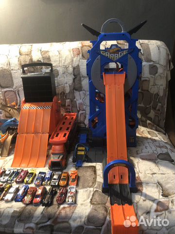 Hot Wheels гараж, автовоз пускатель, акула