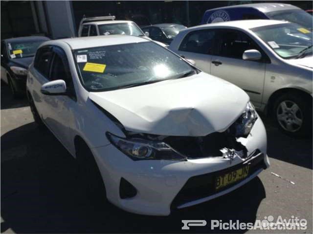 Разбор на запчасти Toyota Auris E18 2012