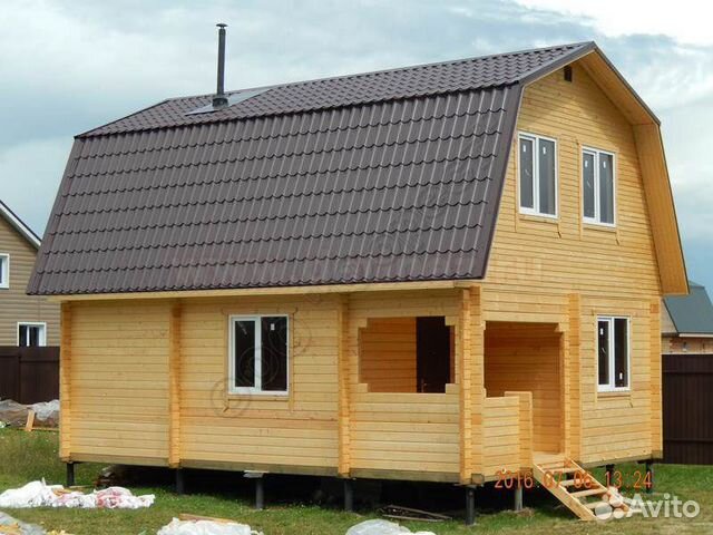 Сруб дома 7х6 м. из бруса с верандой и мансардой