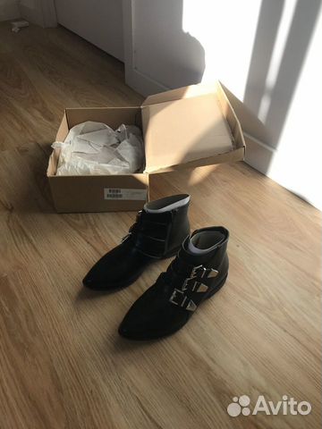 Ботинки с пряжками ASOS