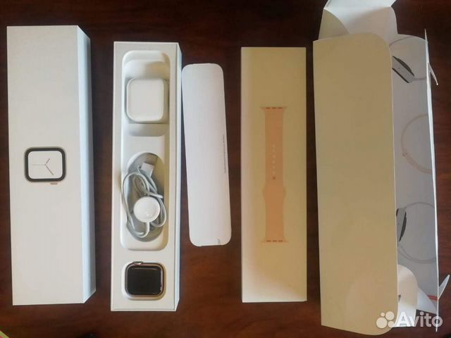 Телефон iPhone и часы Apple watch series 4 Телефон iPhone и часы Apple watch series 4