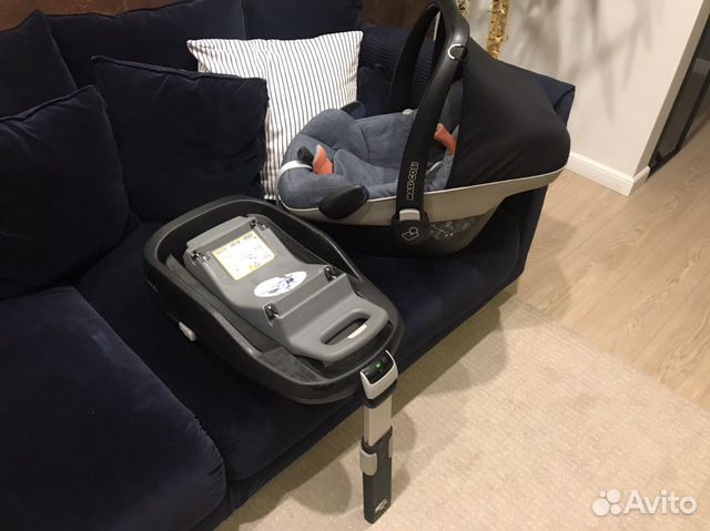 Авто кресло Maxi Cosy Pebble с базой isofix