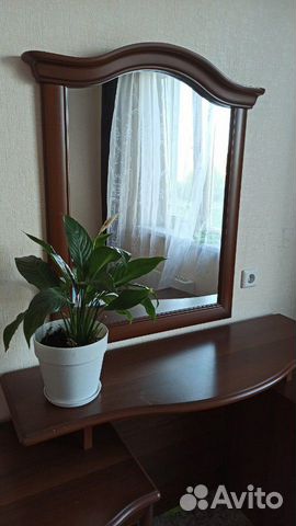 Письменный стол + зеркало Письменный стол + зеркало