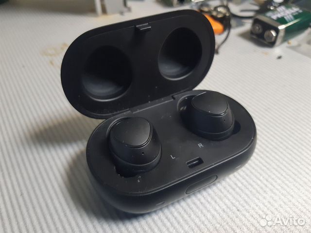 Samsung Gear IconX (2018) Samsung Gear IconX (2018)