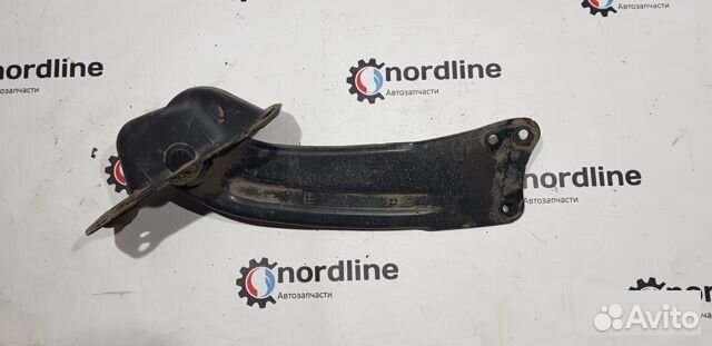 Рычаг подвески задний левый Volkswagen Passat B6