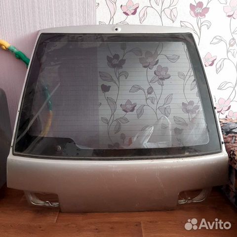 Продам крышку багажника со стеклом на ваз 2112