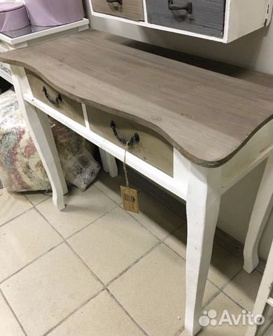 Консоль с зеркалом в состаренном стиле