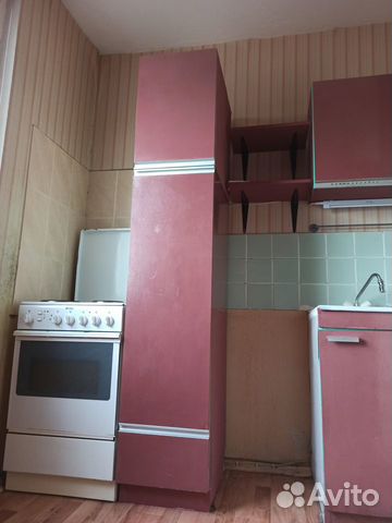 Кухонные шкафы, кушетка, плита Кухонные шкафы, кушетка, плита